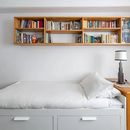 Bright And Spacious Flat In The Hearth Of *