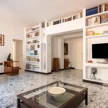 דירה Bright And Spacious Flat In The Hearth Of *