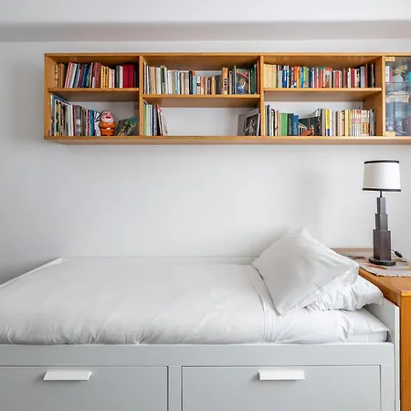 Bright And Spacious Flat In The Hearth Of