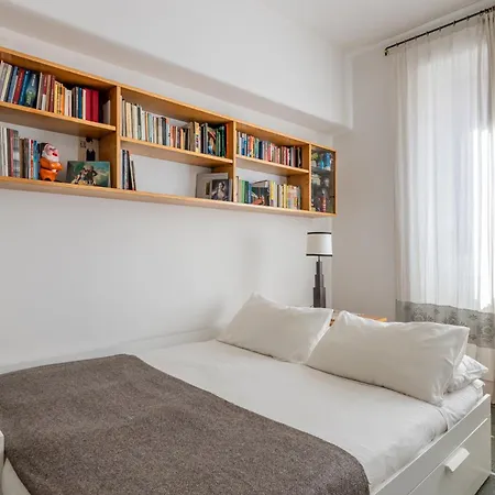 Lejlighed Bright And Spacious Flat In The Hearth Of