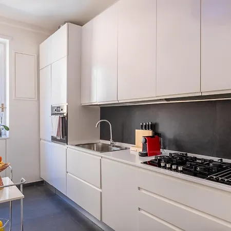 Bright And Spacious Flat In The Hearth Of דירה