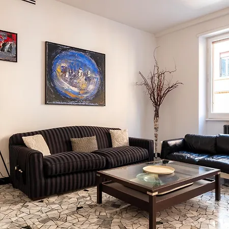 Bright And Spacious Flat In The Hearth Of Apartman *