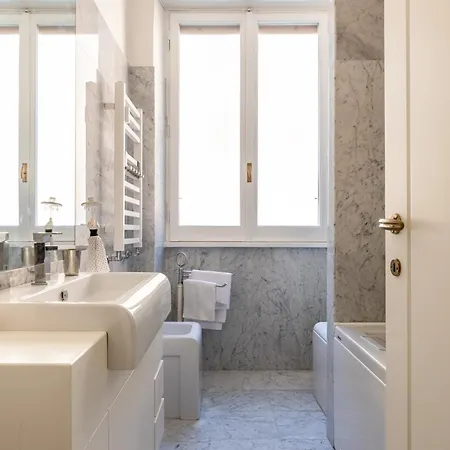 Bright And Spacious Flat In The Hearth Of *