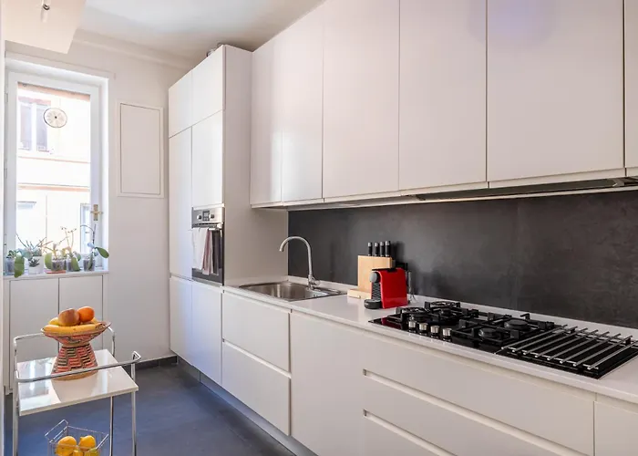 Bright And Spacious Flat In The Hearth Of 아파트